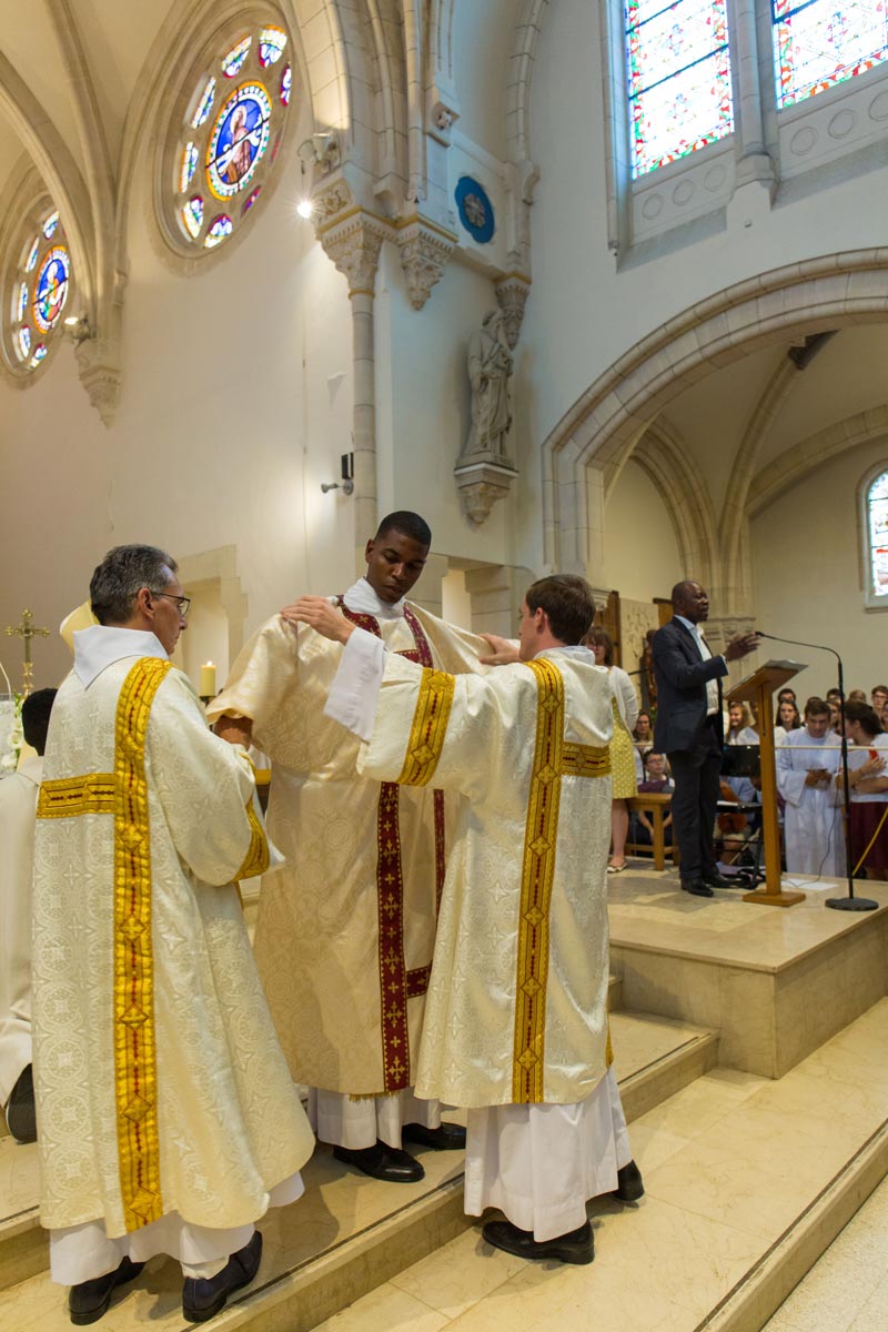Catholique 95 CharlesThierry Ndjandjo a été ordonné diacre