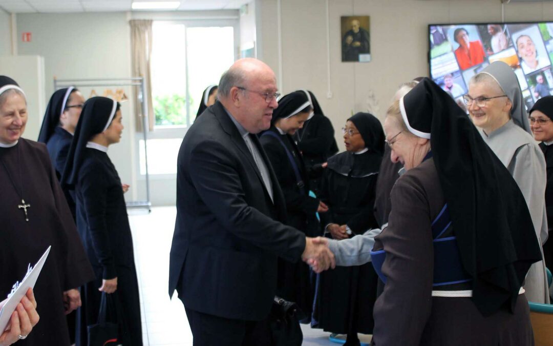 Mgr Benoît Bertrand à la rencontre des consacré(e)s